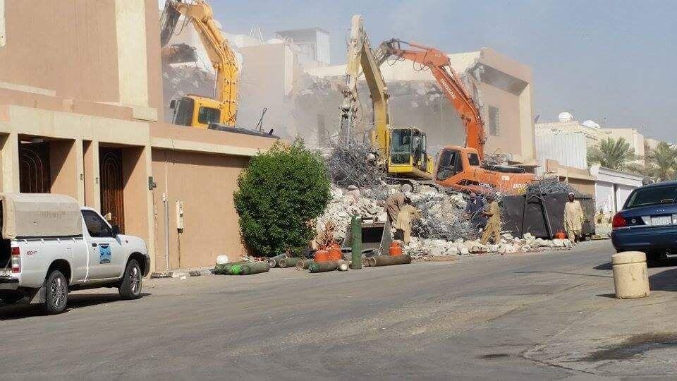 شركة هدم مباني في جيزان، نركز على الأمان والدقة في جميع المشاريع.