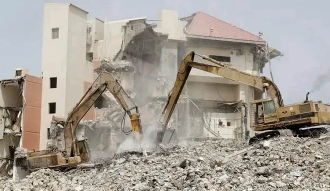 نقدم خدمات هدم المباني في جيزان بسرعة ودقة مع الالتزام بالجودة.